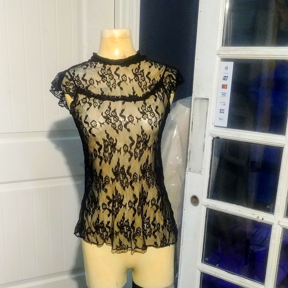 Black Lace Sleeveless Top